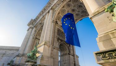 Drapeau européen déployé au parc du Cinquantenaire à Bruxelles